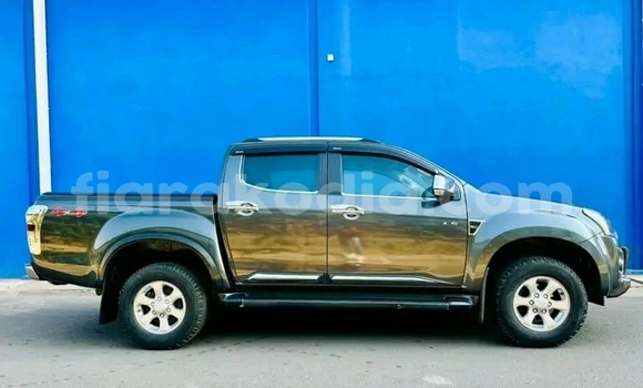 Acheter Occasion Voiture Isuzu D–MAX Noir à Ambenja, Boeny Acheter Occasion Voiture Isuzu D–MAX Noir à Ambenja, Boeny