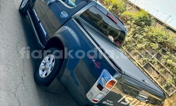 Acheter Occasion Voiture Isuzu D–MAX Noir à Ambenja, Boeny Acheter Occasion Voiture Isuzu D–MAX Noir à Ambenja, Boeny