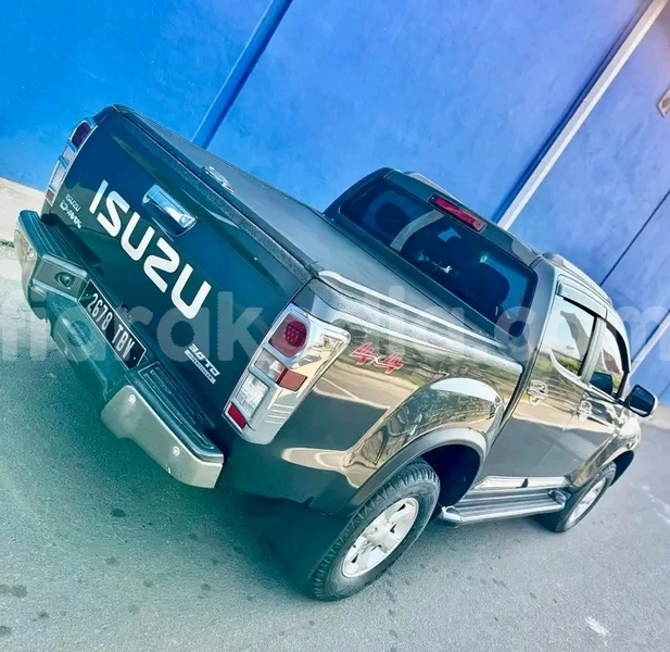 Big with watermark isuzu d max boeny ambenja 8074