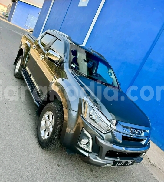 Big with watermark isuzu d max boeny ambenja 8074