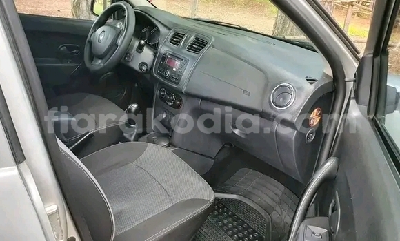 Acheter Occasion Voiture Renault Logan Autre à Ambatondrazaka, Alaotra-Mangoro Acheter Occasion Voiture Renault Logan Autre à Ambatondrazaka, Alaotra-Mangoro