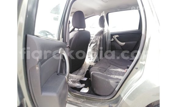 Hividy Renault Duster Green Car in Import - Dubai in Diana Hividy Renault Duster Green Car in Import - Dubai in Diana