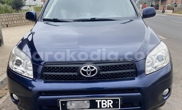 Acheter Occasion Voiture Toyota RAV4 Noir à Ambatofinandrahana, Amoron'i Mania Acheter Occasion Voiture Toyota RAV4 Noir à Ambatofinandrahana, Amoron'i Mania