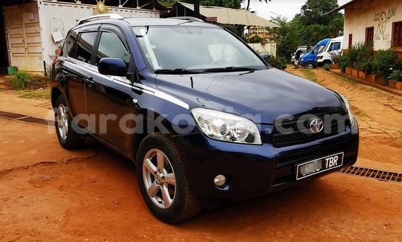Acheter Occasion Voiture Toyota RAV4 Noir à Ambanja, Diana Acheter Occasion Voiture Toyota RAV4 Noir à Ambanja, Diana