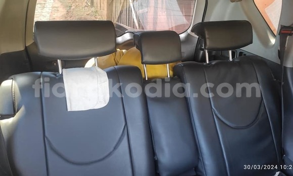 Acheter Occasion Voiture Toyota RAV4 Noir à Ambanja, Diana Acheter Occasion Voiture Toyota RAV4 Noir à Ambanja, Diana