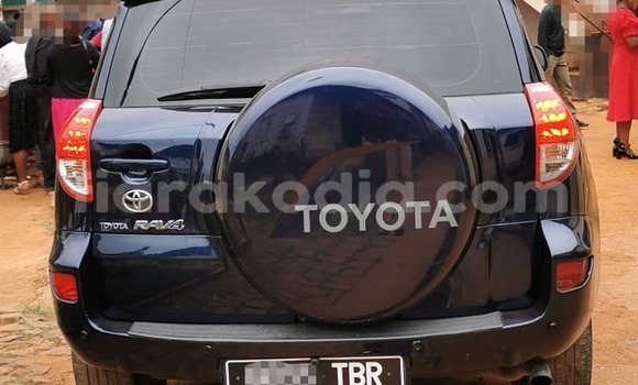 Acheter Occasion Voiture Toyota RAV4 Noir à Ambanja, Diana Acheter Occasion Voiture Toyota RAV4 Noir à Ambanja, Diana