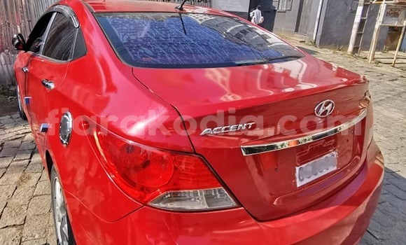 Acheter Occasion Voiture Hyundai Accent Rouge à Ambato Boina, Mahajanga Acheter Occasion Voiture Hyundai Accent Rouge à Ambato Boina, Mahajanga