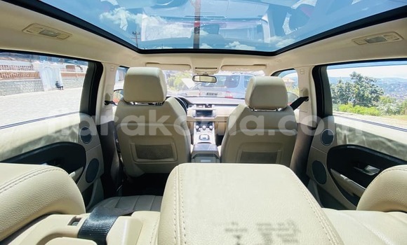 Acheter Occasion Voiture Range Rover Range Rover Rouge à Ambanja, Diana Acheter Occasion Voiture Range Rover Range Rover Rouge à Ambanja, Diana