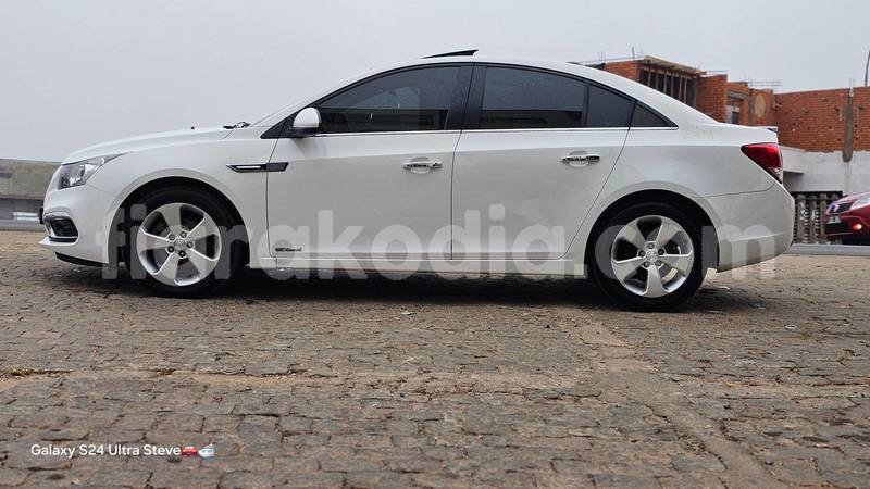 Big with watermark chevrolet cruze toamasina andevoranto 8101