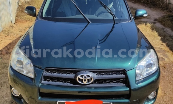 Acheter Occasion Voiture Toyota RAV4 Vert à Antananarivo, Analamanga Acheter Occasion Voiture Toyota RAV4 Vert à Antananarivo, Analamanga