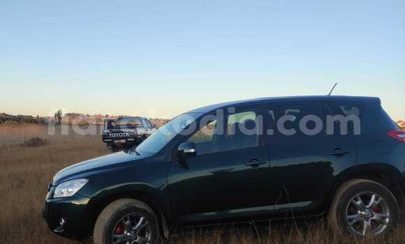 Acheter Occasion Voiture Toyota RAV4 Vert à Antananarivo, Analamanga Acheter Occasion Voiture Toyota RAV4 Vert à Antananarivo, Analamanga