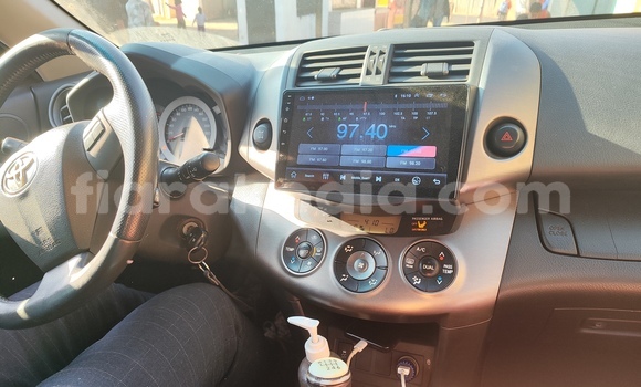 Acheter Occasion Voiture Toyota RAV4 Vert à Antananarivo, Analamanga Acheter Occasion Voiture Toyota RAV4 Vert à Antananarivo, Analamanga