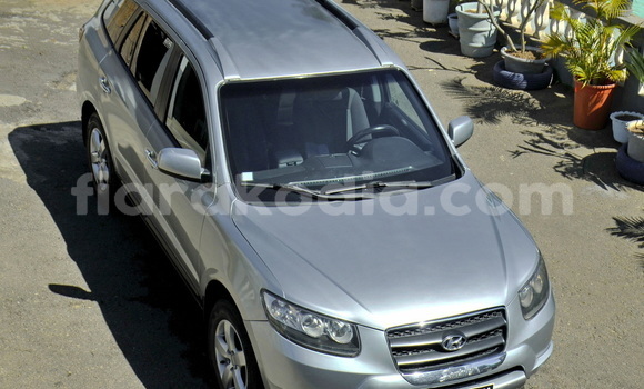 Acheter Occasion Voiture Hyundai Santa Fe Gris à Antananarivo, Analamanga Acheter Occasion Voiture Hyundai Santa Fe Gris à Antananarivo, Analamanga