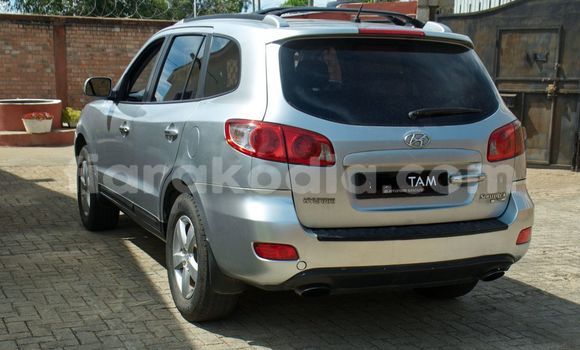 Acheter Occasion Voiture Hyundai Santa Fe Gris à Antananarivo, Analamanga Acheter Occasion Voiture Hyundai Santa Fe Gris à Antananarivo, Analamanga