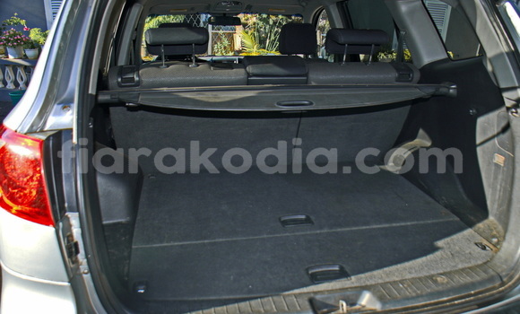 Acheter Occasion Voiture Hyundai Santa Fe Gris à Antananarivo, Analamanga Acheter Occasion Voiture Hyundai Santa Fe Gris à Antananarivo, Analamanga