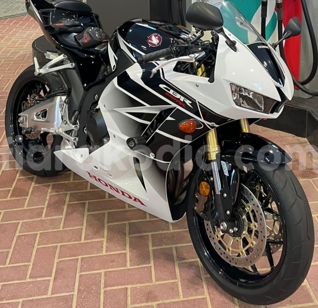 Big with watermark honda cbr haute matsiatra ambalavao 8135