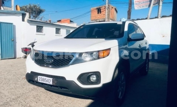 Buy Used Kia Sorento White Car in Antananarivo in Analamanga Buy Used Kia Sorento White Car in Antananarivo in Analamanga