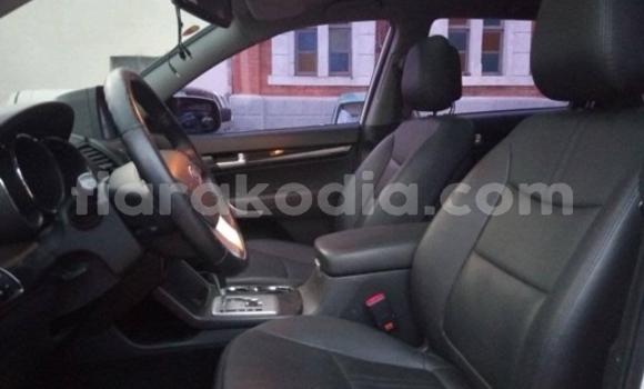 Buy Used Kia Sorento White Car in Antananarivo in Analamanga Buy Used Kia Sorento White Car in Antananarivo in Analamanga