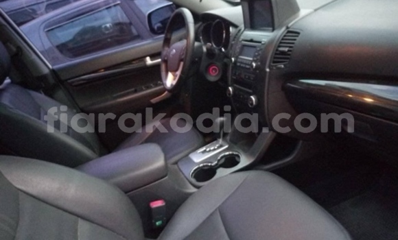 Buy Used Kia Sorento White Car in Antananarivo in Analamanga Buy Used Kia Sorento White Car in Antananarivo in Analamanga