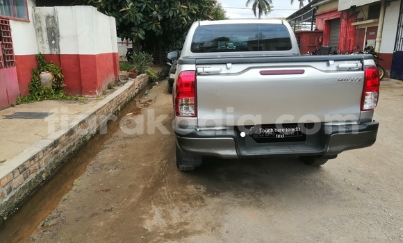 Acheter Occasion Voiture Toyota Hiluxe Revo Blanc à Antananarivo, Analamanga