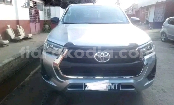 Acheter Occasion Voiture Toyota Hiluxe Revo Blanc à Antananarivo, Analamanga Acheter Occasion Voiture Toyota Hiluxe Revo Blanc à Antananarivo, Analamanga