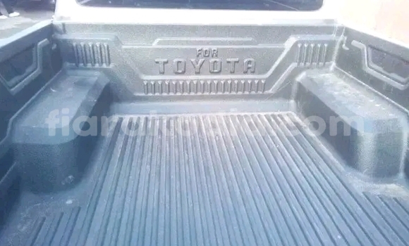 Acheter Occasion Voiture Toyota Hiluxe Revo Blanc à Antananarivo, Analamanga Acheter Occasion Voiture Toyota Hiluxe Revo Blanc à Antananarivo, Analamanga