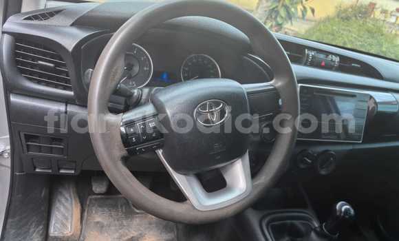 Acheter Occasion Voiture Toyota Hiluxe Revo Blanc à Antananarivo, Analamanga Acheter Occasion Voiture Toyota Hiluxe Revo Blanc à Antananarivo, Analamanga
