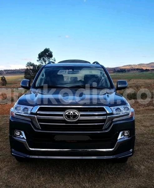 Big with watermark toyota land cruiser analamanga antananarivo 8147