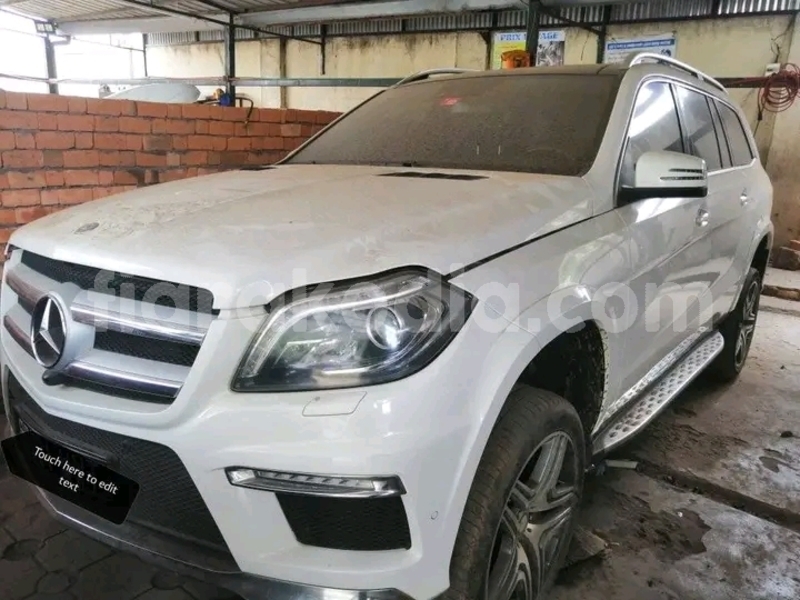 Big with watermark mercedes benz gl class analamanga antananarivo 8149