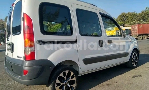 Acheter Occasion Voiture Renault Kangoo Blanc à Ambatomainty , Melaky Acheter Occasion Voiture Renault Kangoo Blanc à Ambatomainty , Melaky