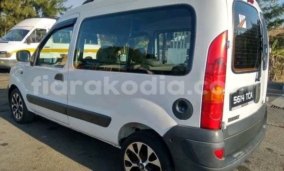 Acheter Occasion Voiture Renault Kangoo Blanc à Ambatomainty , Melaky Acheter Occasion Voiture Renault Kangoo Blanc à Ambatomainty , Melaky