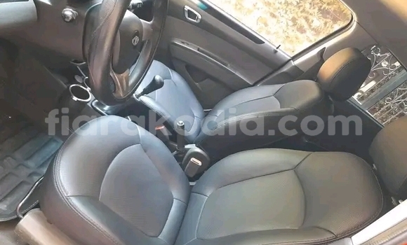 Buy Used Daihatsu Mira Red Car in Antananarivo in Analamanga Buy Used Daihatsu Mira Red Car in Antananarivo in Analamanga