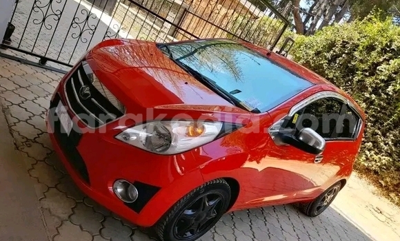 Buy Used Daihatsu Mira Red Car in Antananarivo in Analamanga Buy Used Daihatsu Mira Red Car in Antananarivo in Analamanga