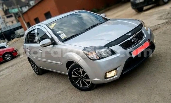Acheter Occasion Voiture Kia Pride Autre à Anosibe An'ala, Alaotra-Mangoro Acheter Occasion Voiture Kia Pride Autre à Anosibe An'ala, Alaotra-Mangoro