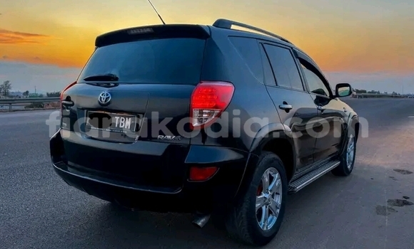Acheter Occasion Voiture Toyota RAV4 Noir à Andapa, Sava Acheter Occasion Voiture Toyota RAV4 Noir à Andapa, Sava