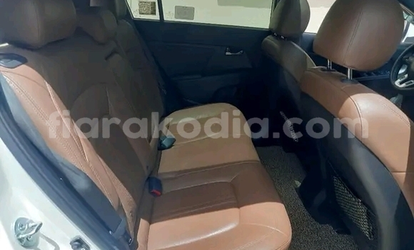 Acheter Occasion Voiture Kia Sportage Blanc à Ambenja, Boeny Acheter Occasion Voiture Kia Sportage Blanc à Ambenja, Boeny