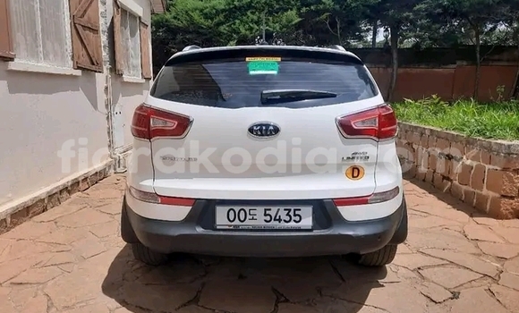 Acheter Occasion Voiture Kia Sportage Blanc à Ambenja, Boeny Acheter Occasion Voiture Kia Sportage Blanc à Ambenja, Boeny