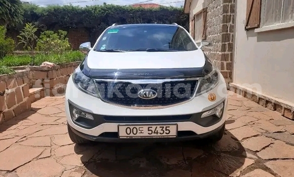 Acheter Occasion Voiture Kia Sportage Blanc à Ambenja, Boeny Acheter Occasion Voiture Kia Sportage Blanc à Ambenja, Boeny