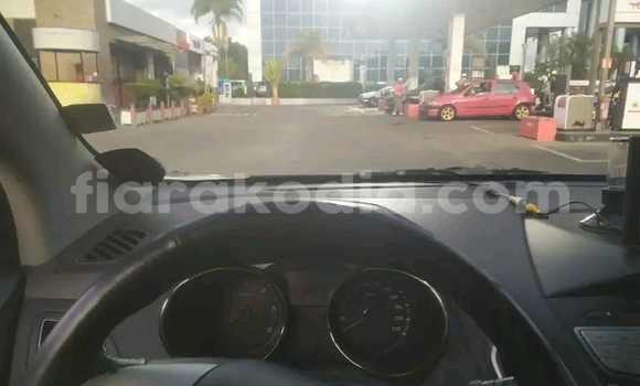 Acheter Occasion Voiture Hyundai Tucson Blanc à Ambatondrazaka, Alaotra-Mangoro Acheter Occasion Voiture Hyundai Tucson Blanc à Ambatondrazaka, Alaotra-Mangoro