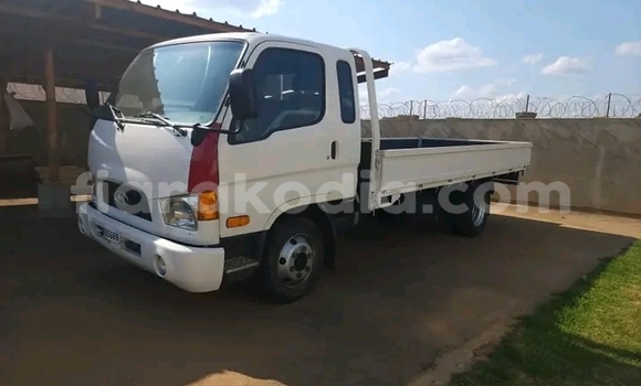 Buy Used Hyundai Maxcruz White Car in Ambatondrazaka in Alaotra-Mangoro Buy Used Hyundai Maxcruz White Car in Ambatondrazaka in Alaotra-Mangoro