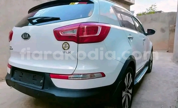Buy Used Kia Sportage White Car in Ambositra in Amoron'i Mania Buy Used Kia Sportage White Car in Ambositra in Amoron'i Mania