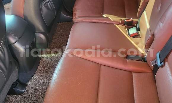 Buy Used Hyundai Santa Fe Silver Car in Antananarivo in Analamanga Buy Used Hyundai Santa Fe Silver Car in Antananarivo in Analamanga