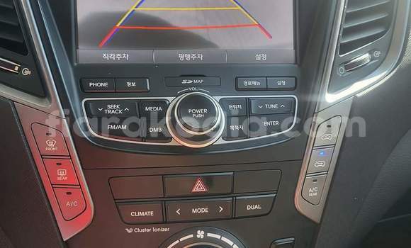 Buy Used Hyundai Santa Fe Silver Car in Antananarivo in Analamanga Buy Used Hyundai Santa Fe Silver Car in Antananarivo in Analamanga