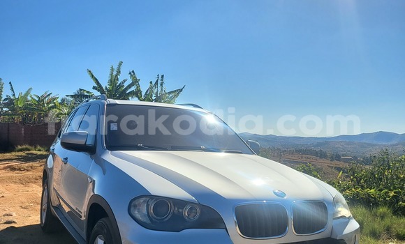 Buy Used BMW X5 Silver Car in Antananarivo in Analamanga Buy Used BMW X5 Silver Car in Antananarivo in Analamanga