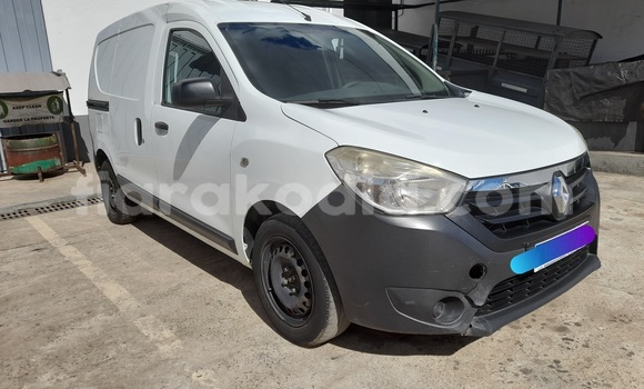 Buy Used Renault Dokker White Car in Antananarivo in Analamanga Buy Used Renault Dokker White Car in Antananarivo in Analamanga