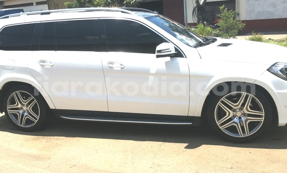 Acheter Occasion Voiture Mercedes‒Benz GL–Class Blanc à Antananarivo, Analamanga Acheter Occasion Voiture Mercedes‒Benz GL–Class Blanc à Antananarivo, Analamanga