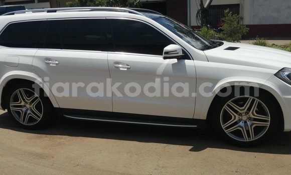 Acheter Occasion Voiture Mercedes‒Benz GL–Class Blanc à Antananarivo, Analamanga Acheter Occasion Voiture Mercedes‒Benz GL–Class Blanc à Antananarivo, Analamanga