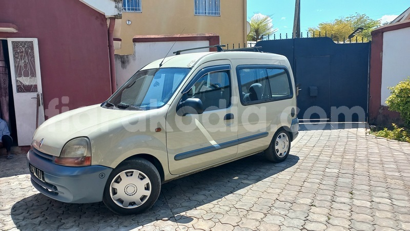 Big with watermark renault kangoo analamanga antananarivo 8192