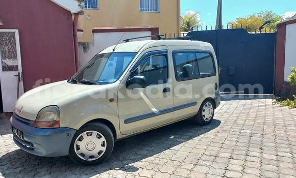 Acheter Occasion Voiture Renault Kangoo Beige à Antananarivo, Analamanga Acheter Occasion Voiture Renault Kangoo Beige à Antananarivo, Analamanga
