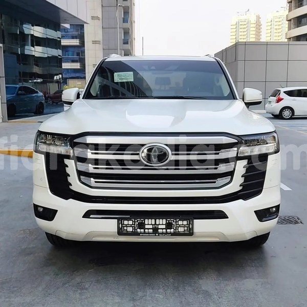 Big with watermark toyota land cruiser toamasina andevoranto 8197